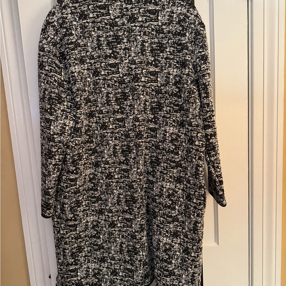 Philosophy Duster coat in Black & White print - Picture 2 of 3